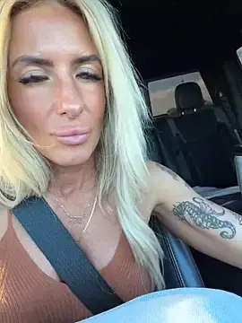 Stripchat Adult Webcam of blondiluvsanal